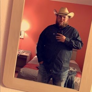 Meet your Posher, Avery